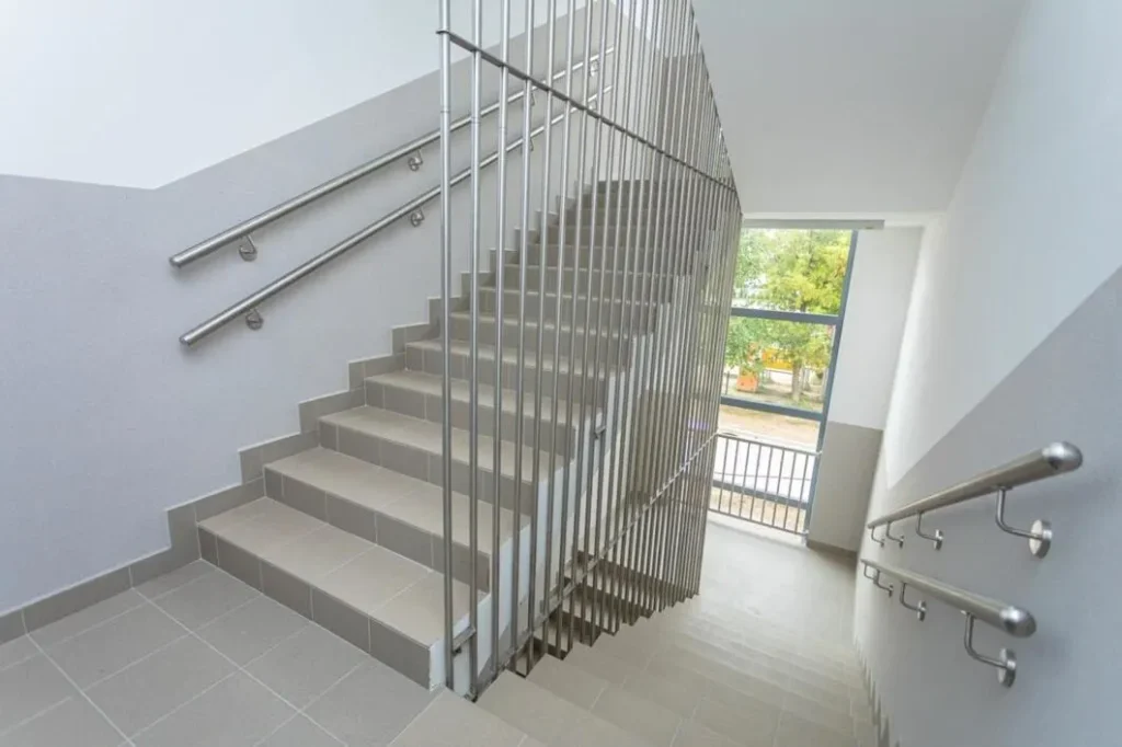 exterior-handrail-installation-marysville